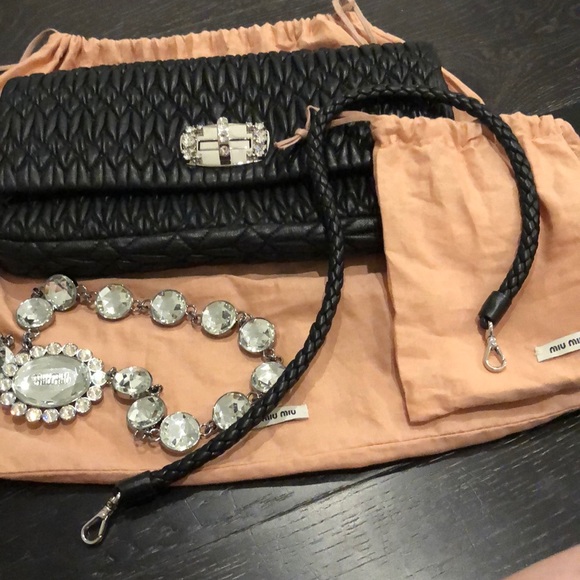 Gorgeous supple leather miu miu handbag. Like New - Picture 3 of 4